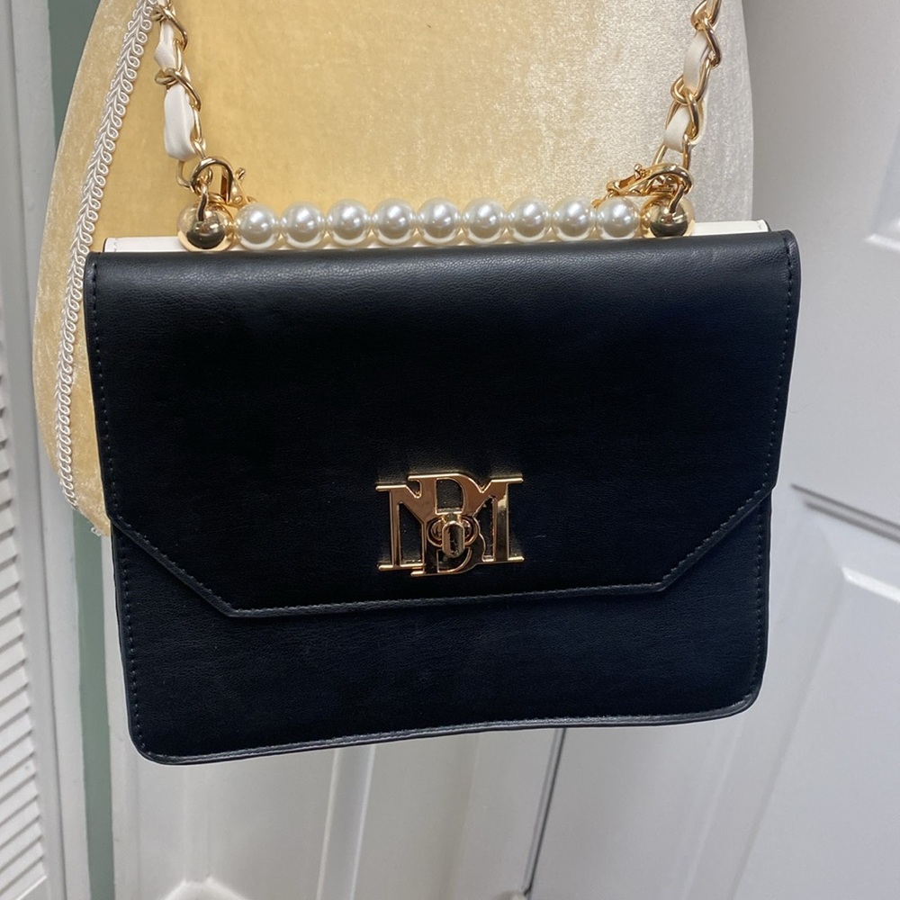 Badgley Mischka Double Sided Crossbody Bag Black & White Faux Pearls Two toned